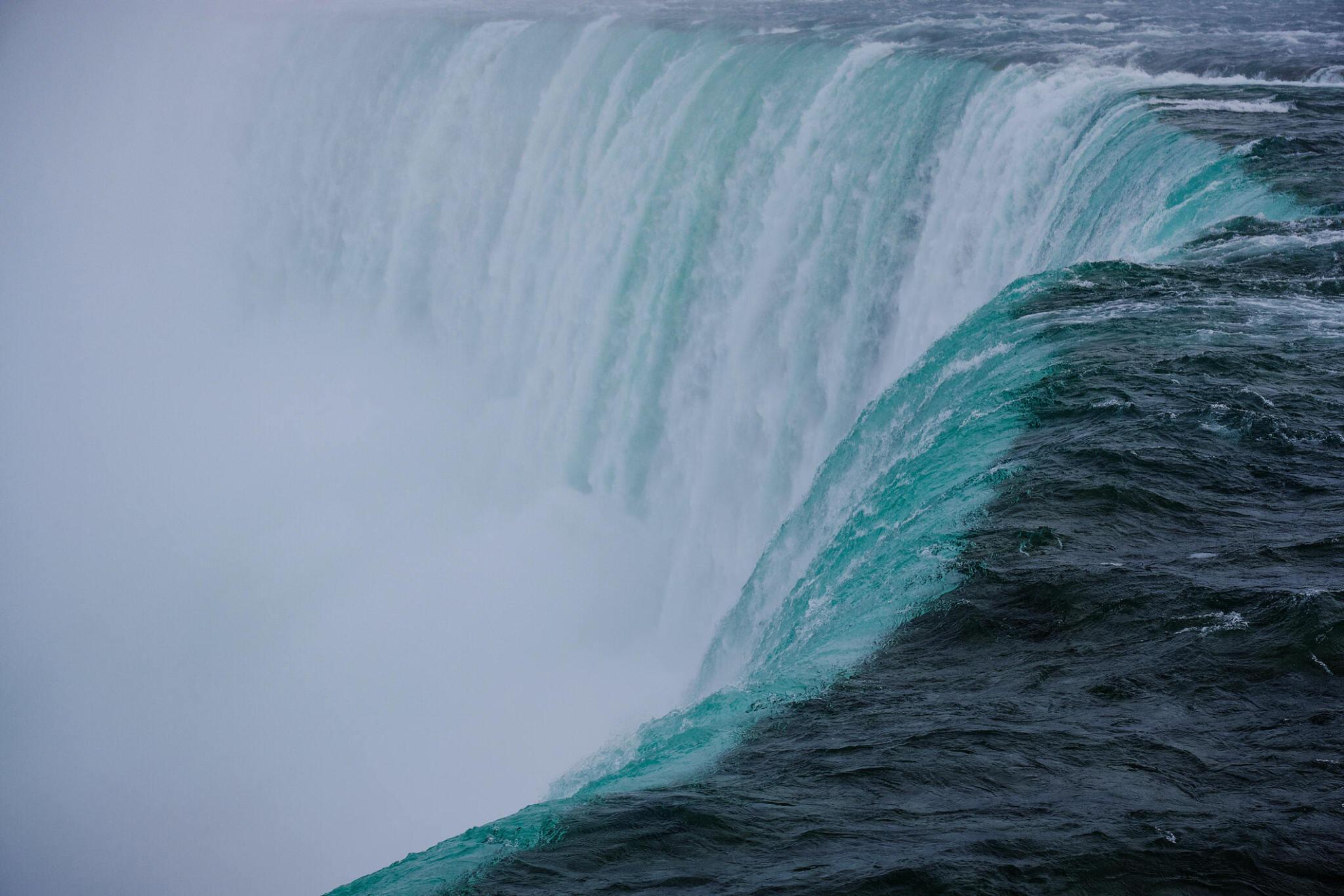 Unveiling the Wonders: A Mesmerizing Tour to Niagara Falls from Boston